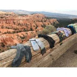 Farm To Feet Men's Madison Midweight Hiking Socks -Favorite Wear full 10a6b232 3db0 4b87 81a4 56514e82962a