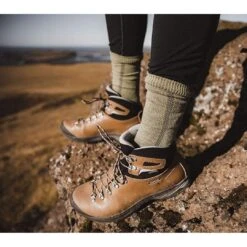 Farm To Feet Men's Madison Midweight Hiking Socks -Favorite Wear full 4908b5f6 5eab 4c47 8a58 94f8c7f43cb7