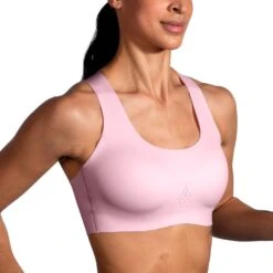 Brooks Women's Dare Crossback Run Bra 2.0 40 Brooks Women's Dare Crossback Run Bra 2.0 -Favorite Wear medium 05a88bf2 3f24 4e98 9ad7 b67b8b5ab082