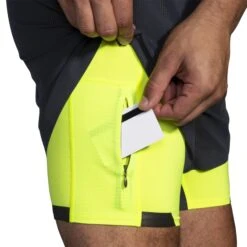 Brooks Men's Run Visible 5" 2-in-1 Short -Favorite Wear medium 082f8167 8f4c 402e a04c 5e56a2f2b47b