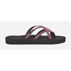 Teva Women's Olowahu Sandal -Favorite Wear medium 1948f9a8 e485 4fa2 bf32 352dc3cf5459