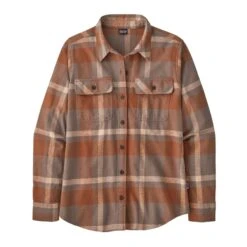 Patagonia Women's Long-Sleeved Organic Cotton Midweight Fjord Flannel Shirt -Favorite Wear medium 23e7a0a0 9b67 4883 9cee ad4b7ec36c1c