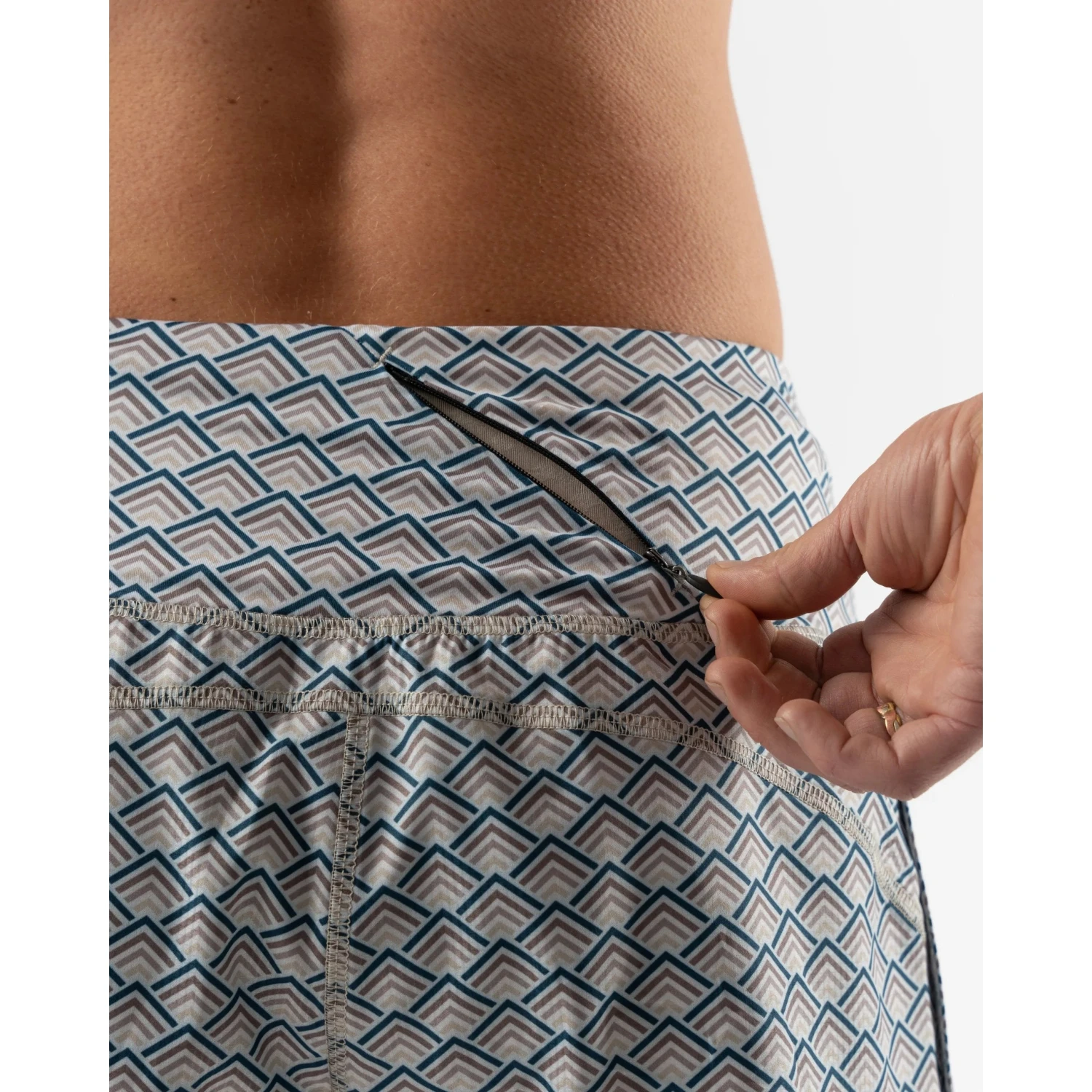 Rabbit Women's Summit Chasers 4" Short 5 Rabbit Women's Summit Chasers 4" Short - Image 3