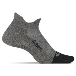 Feetures Unisex Elite Ultra Light No Show Tab Athletic Running Socks -Favorite Wear medium 310fa188 d93e 44ee 9c3a 96a56b2c7a41