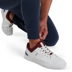 ON Running Men's Sweat Pants -Favorite Wear medium 40fae056 61f9 4139 9d53 a307a9eaa295