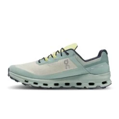 ON Running Men's Cloudvista Waterproof Running Shoes -Favorite Wear medium 498b13ee 22b6 4da1 839c 5521d148abcd