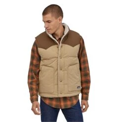 Patagonia Men's Reversible Bivy Down Vest 12 Patagonia Men's Reversible Bivy Down Vest -Favorite Wear medium 505cc0f7 df13 47c6 aec9 a6e55db4e348