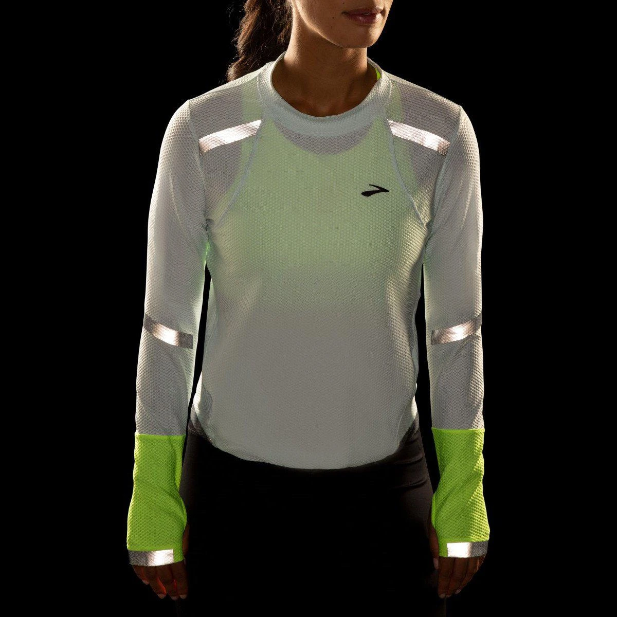 Brooks Women's Carbonite Long Sleeve Running Shirt 7 Brooks Women's Carbonite Long Sleeve Running Shirt - Image 5