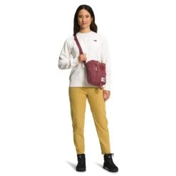 The North Face Berkeley Crossbody 24 The North Face Berkeley Crossbody -Favorite Wear medium 6107f948 cf3d 48ea 81cf 0f15d5e0afe7