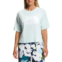 The North Face Women's S/S Half Dome Crop Tee 14 The North Face Women's S/S Half Dome Crop Tee -Favorite Wear medium 64e68331 d079 4d76 895b 4731aa080314