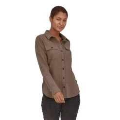 Patagonia Women's Long-Sleeved Organic Cotton Midweight Fjord Flannel Shirt -Favorite Wear medium 72e04b6b 1534 4749 adc6 3fb8d347e0b5