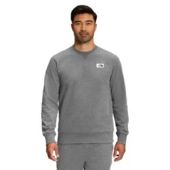 The North Face Men's Heritage Patch Crew 8 The North Face Men's Heritage Patch Crew -Favorite Wear medium 7836e9e5 f092 40fb 8348 d34170d8c337