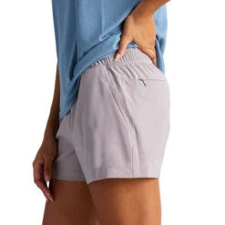 Free Fly Women's Pull-On Breeze Short -Favorite Wear medium 8eb6c3d7 c12c 497b 827f 9f7f87d174ea