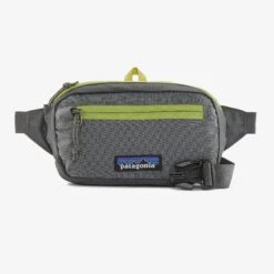 Patagonia Ultralight Black Hole Mini Hip Pack 23 Patagonia Ultralight Black Hole Mini Hip Pack -Favorite Wear medium 9078c2b7 73c6 4401 9fc9 0d636f1db773