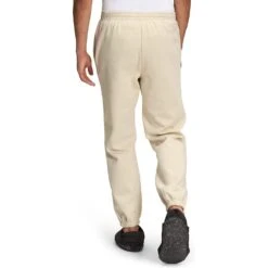 THE NORTH FACE Men's Half Dome Sweatpant 30 THE NORTH FACE Men's Half Dome Sweatpant -Favorite Wear medium 90e519f1 788c 4bf9 b658 cd047d41fc92