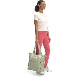 The North Face Borealis Tote 31 The North Face Borealis Tote -Favorite Wear medium 92807216 0c6a 4f6a 8c04 4a5697401b7b