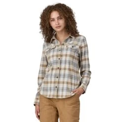 Patagonia Women's Long-Sleeved Organic Cotton Midweight Fjord Flannel Shirt -Favorite Wear medium ad6ce154 7a91 46c2 a4f8 9b1c953ad132